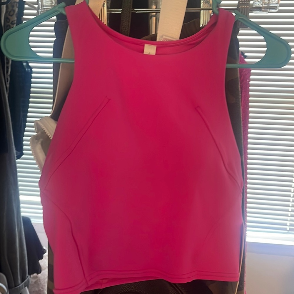 NWT Lululemon Invigorate Train Tank size 4 Sonic Pink